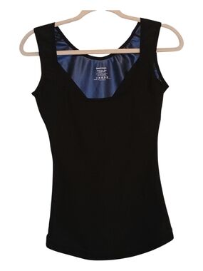 Women’s Black Scoop Neck Tank Top - Sleek Everyday Layering